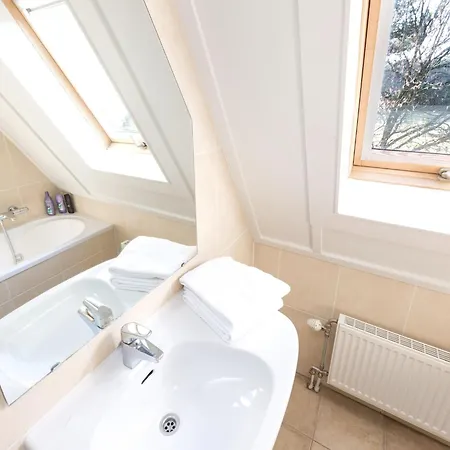 Holiday home Restyled House With Hot Tub, Of Breda At 10km *